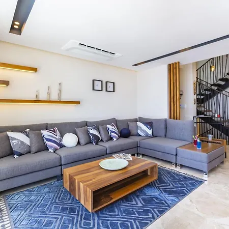Villa Luxurious 3 Bed Located In Kasantalya Turkey With Private Pool And Gym *