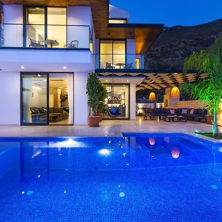 Villa Luxurious 3 Bed Located In Kasantalya Turkey With Private Pool And Gym