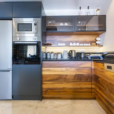 Luxurious 3 Bed Located In Kasantalya Turkey With Private Pool And Gym * Kalkan